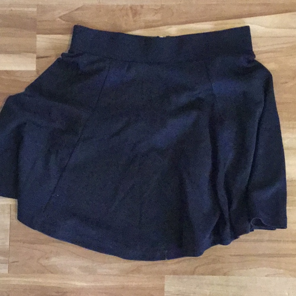 Brand new H&M skater skirt with zipper in back